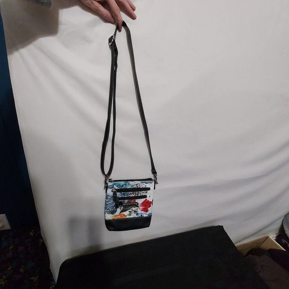 Stone Mountain USA Floral Pebble Leather Crossbody Bag Adjustable Strap Small‎